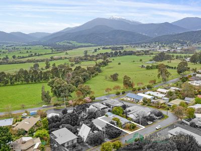 5 Coolumbooka Avenue, Tawonga South