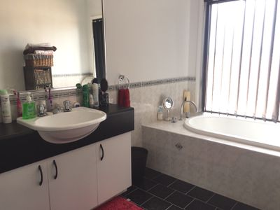 27 Tuggerah Circuit, Flinders