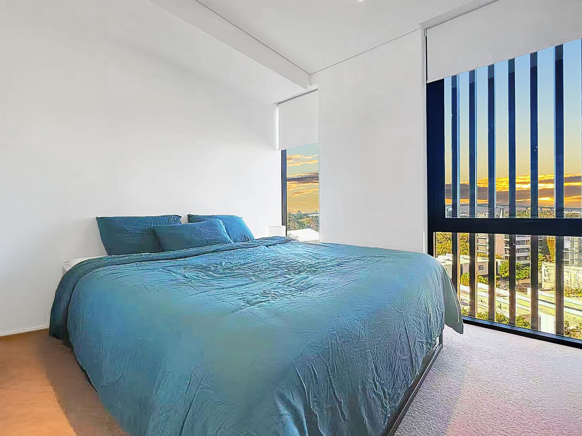 20801 / 320 MacArthur Avenue, Hamilton
