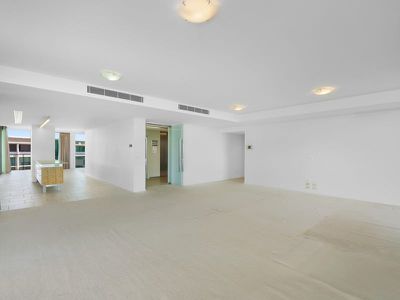 29605 / 2 Ephraim Island, Paradise Point