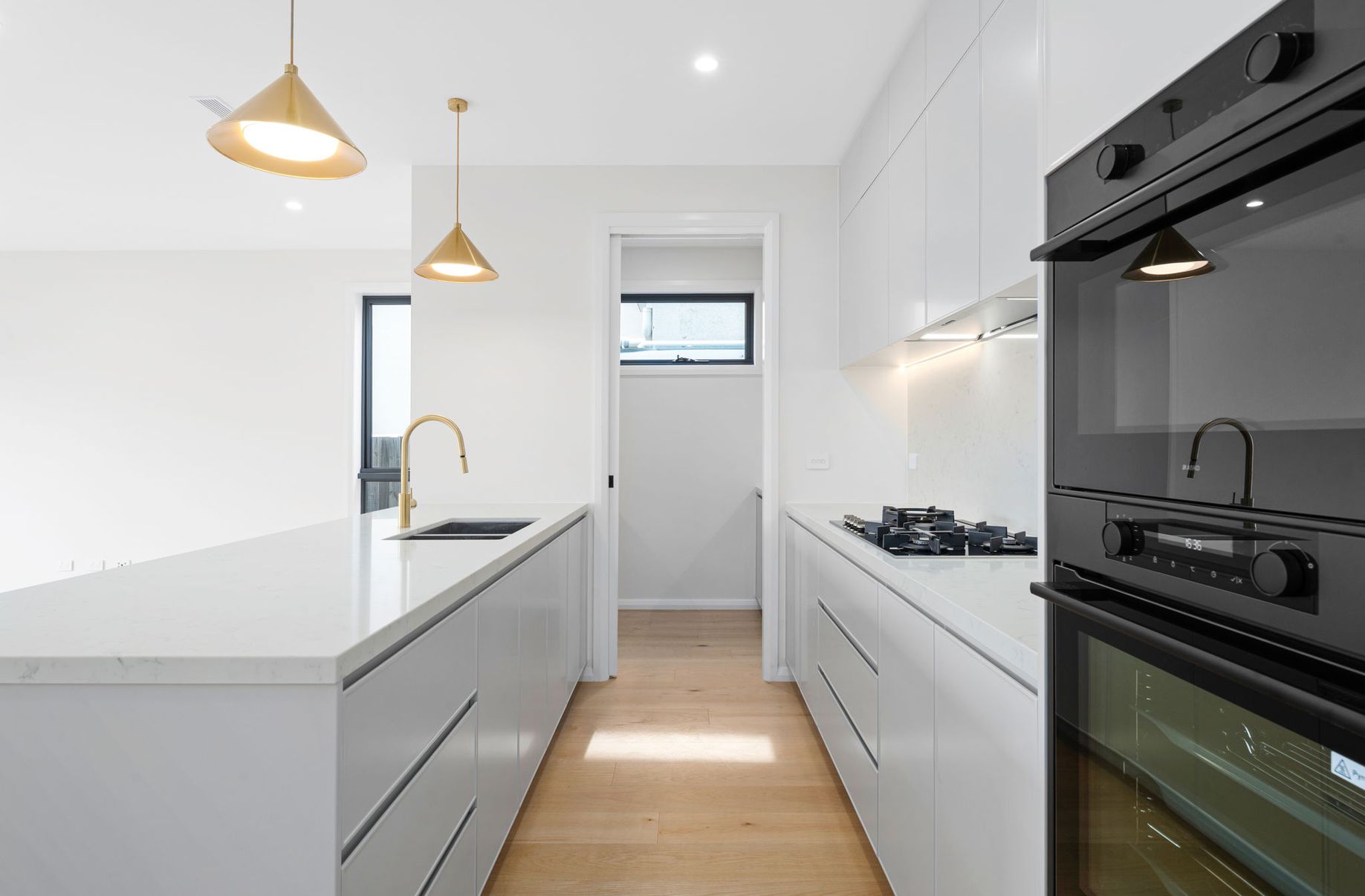 2 / 9 Lexton Road, Box Hill North