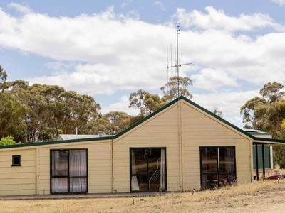 8 Hardhill Court, Wedderburn