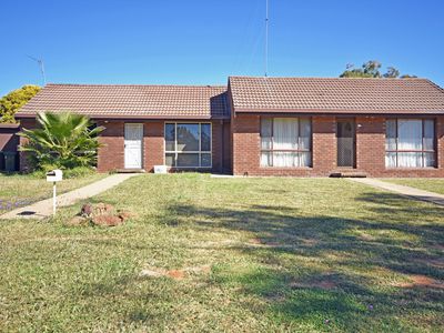 1&2 / 80 Baird Drive, Dubbo