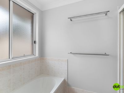 19 Ebony Drive, Hamlyn Terrace