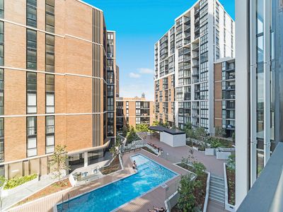 533 / 3 Maple Tree Road, Westmead