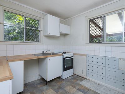 21 Laurel Street, Woodridge