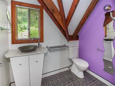 6 Ashley Ave, Farmborough Heights