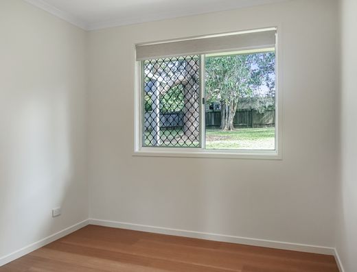 Refurbished Gem in Old Tewantin image 10