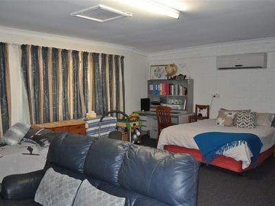 1 Honeysuckle Street, Forbes