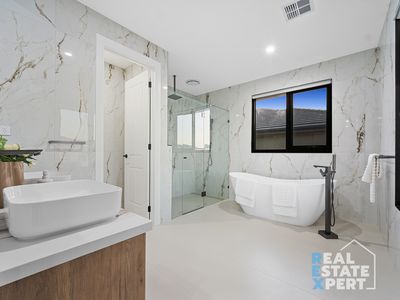 13 Drummond Drive, Berwick