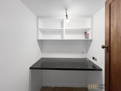 1 / 10 Sinclair Place, Horsham