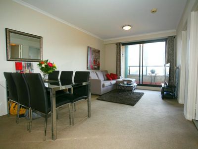 2004 / 1 Hosking Place, Sydney