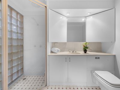 24 Balis Street, Holland Park West