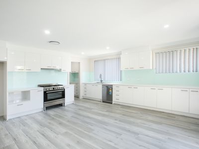 2 / 68 Pur Pur Avenue, Lake Illawarra