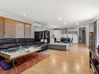 16 Garland Court, Kardinya