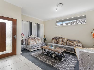 10 Tropea Street, Austral