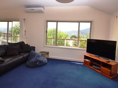 2 Marum Court , Tawonga South