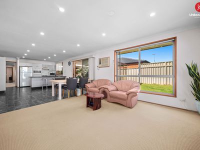 18 Coonabarabran Crescent, Hoxton Park