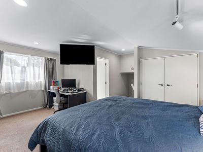 1/296 Wairau Road, Glenfield