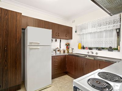 2 / 2 Denison Avenue, Barrack Heights
