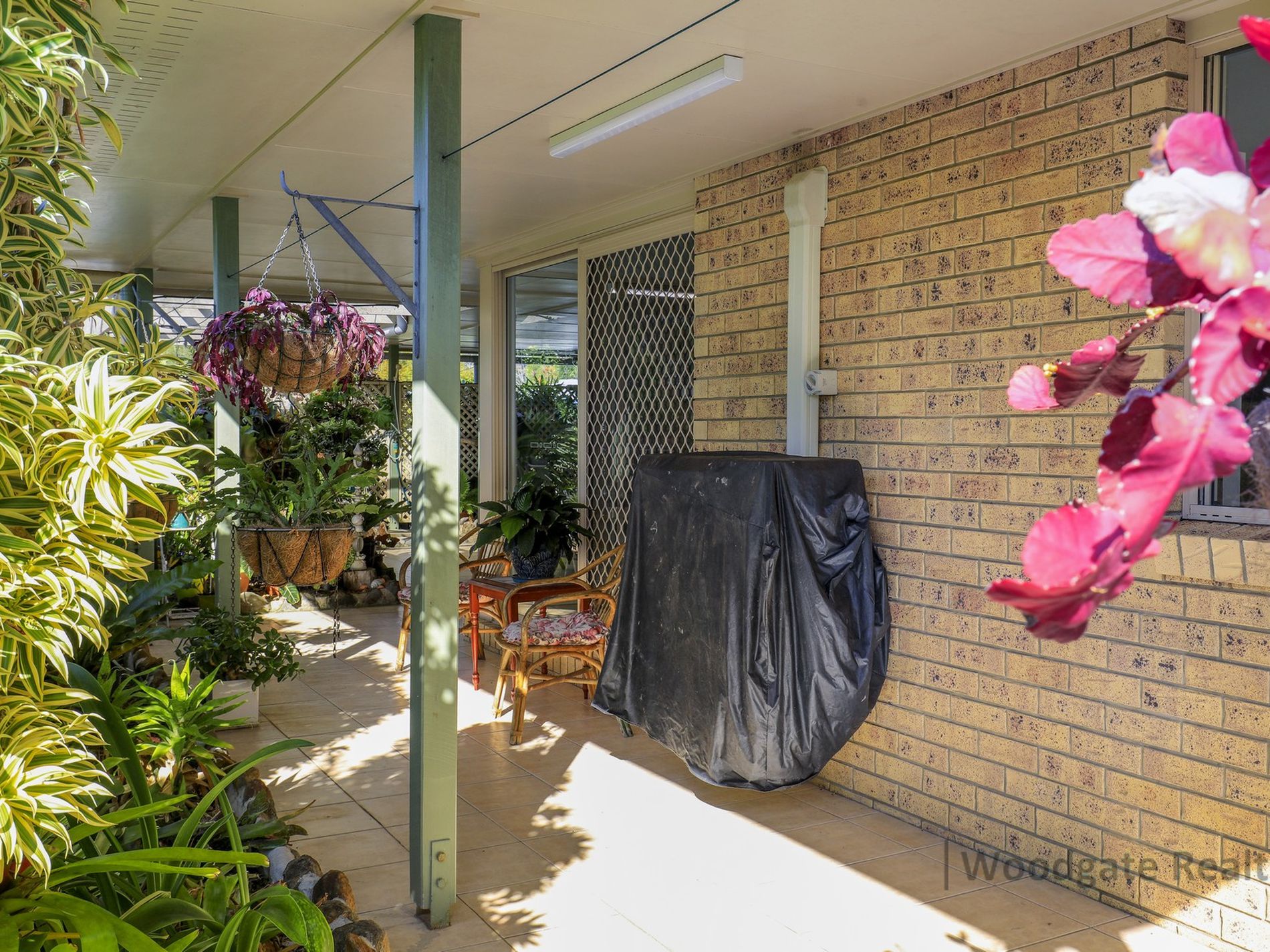 5 Hussar Ct, Woodgate