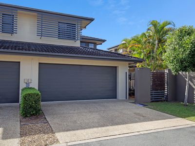 28 / 2 Catalina Way, Upper Coomera