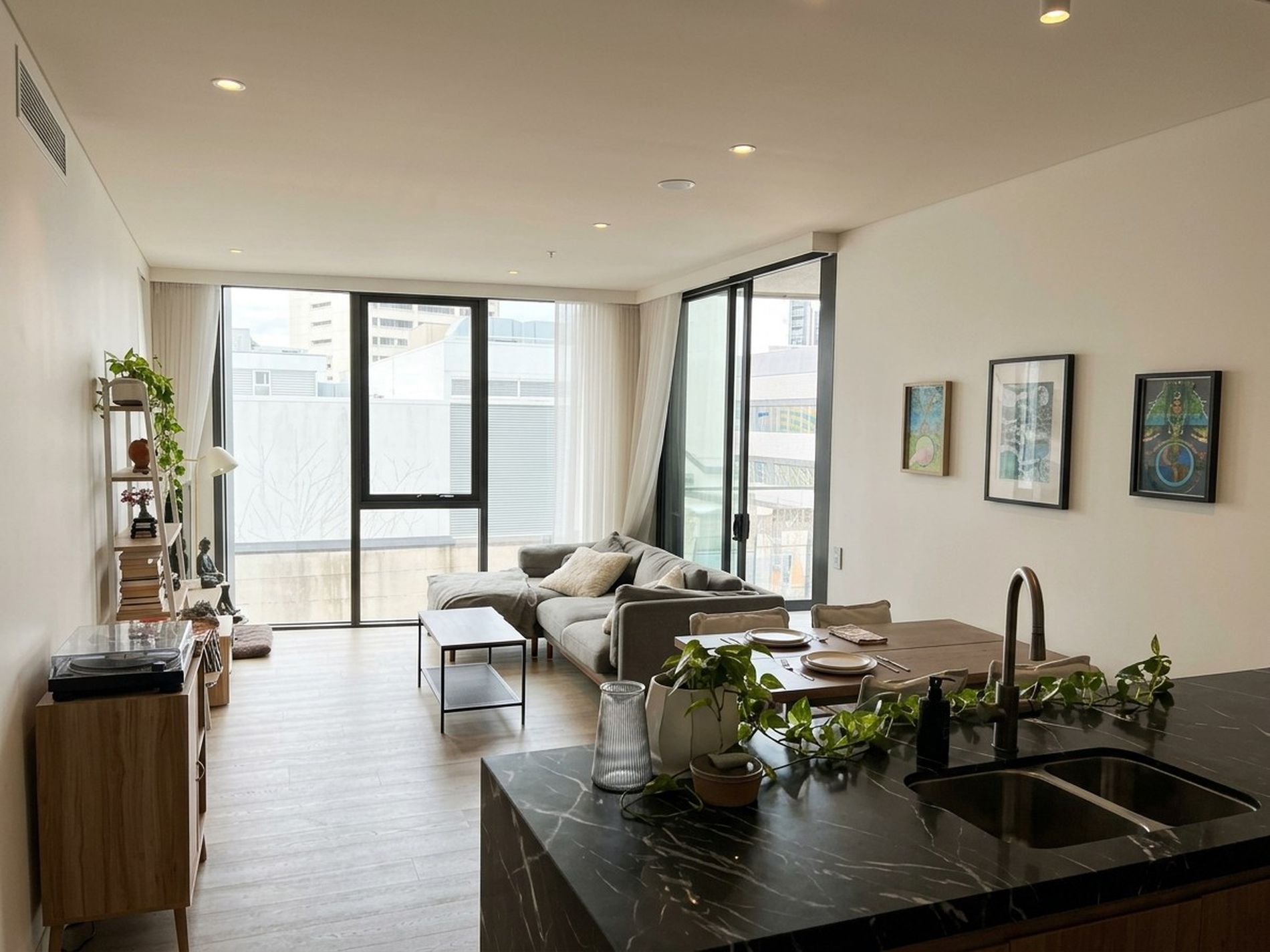 703 / 3 Gray Street, Bondi Junction
