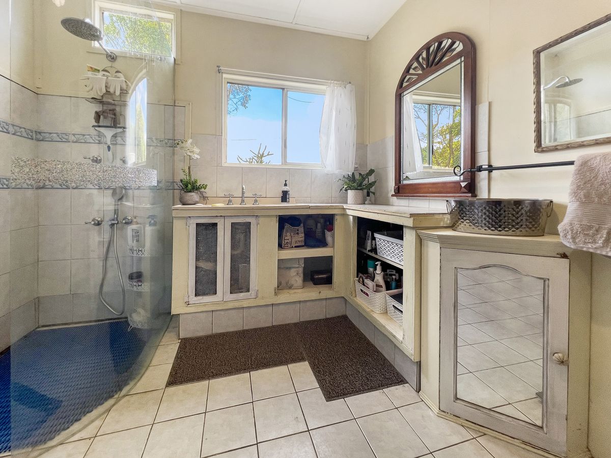 13 Panoramic Drive, Atherton