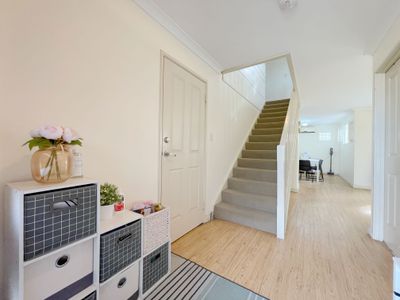 19B Peppering Way, Westminster