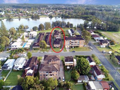 8 / 9 Baird Street, Tuncurry