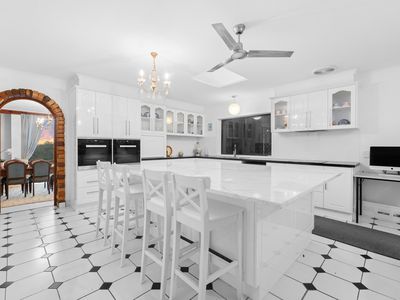 155 Mount Ommaney Drive, Jindalee