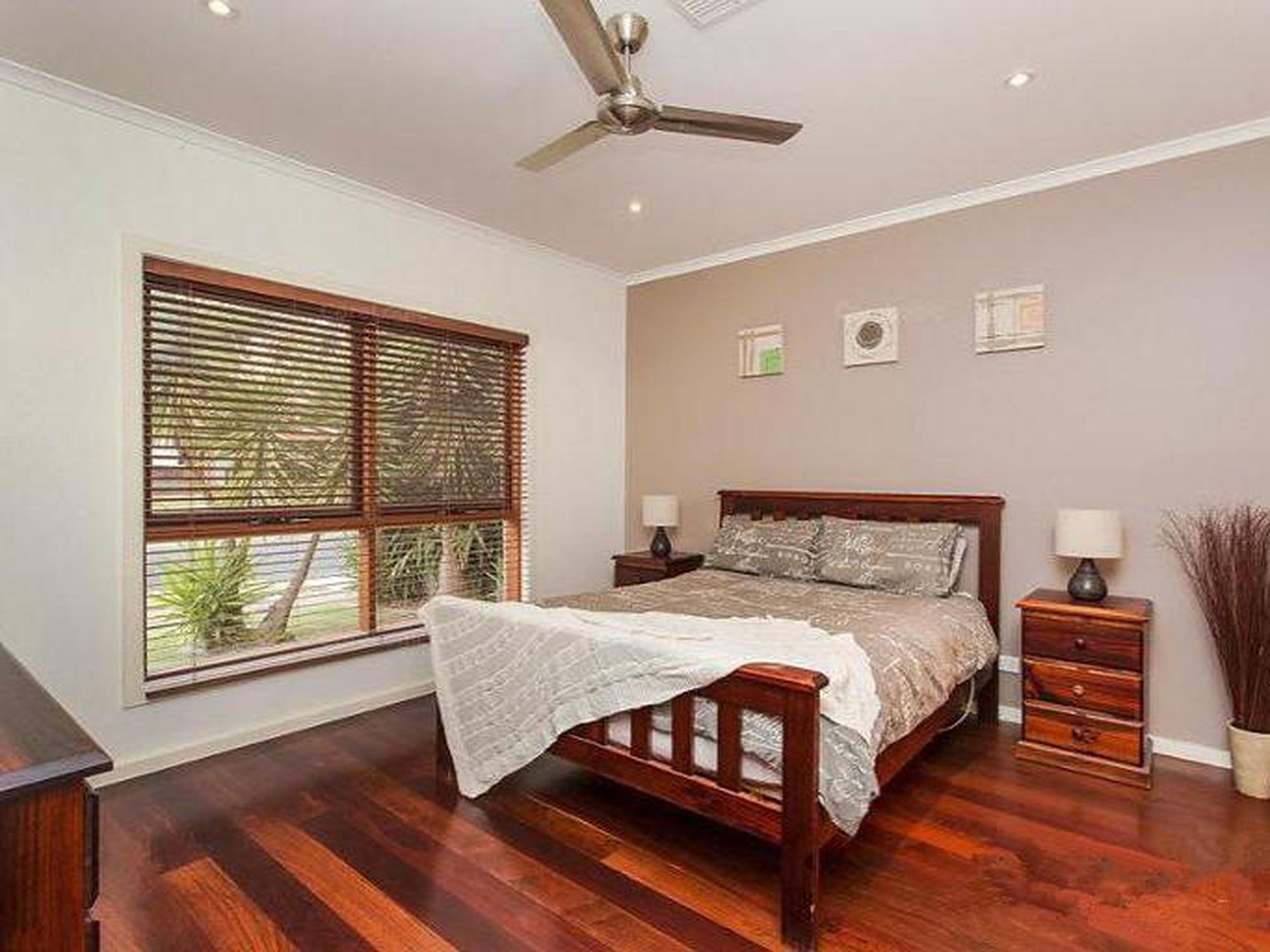 34 Leader Avenue, Kilburn