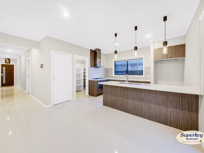 5 Bensonhurst Parade, Point Cook