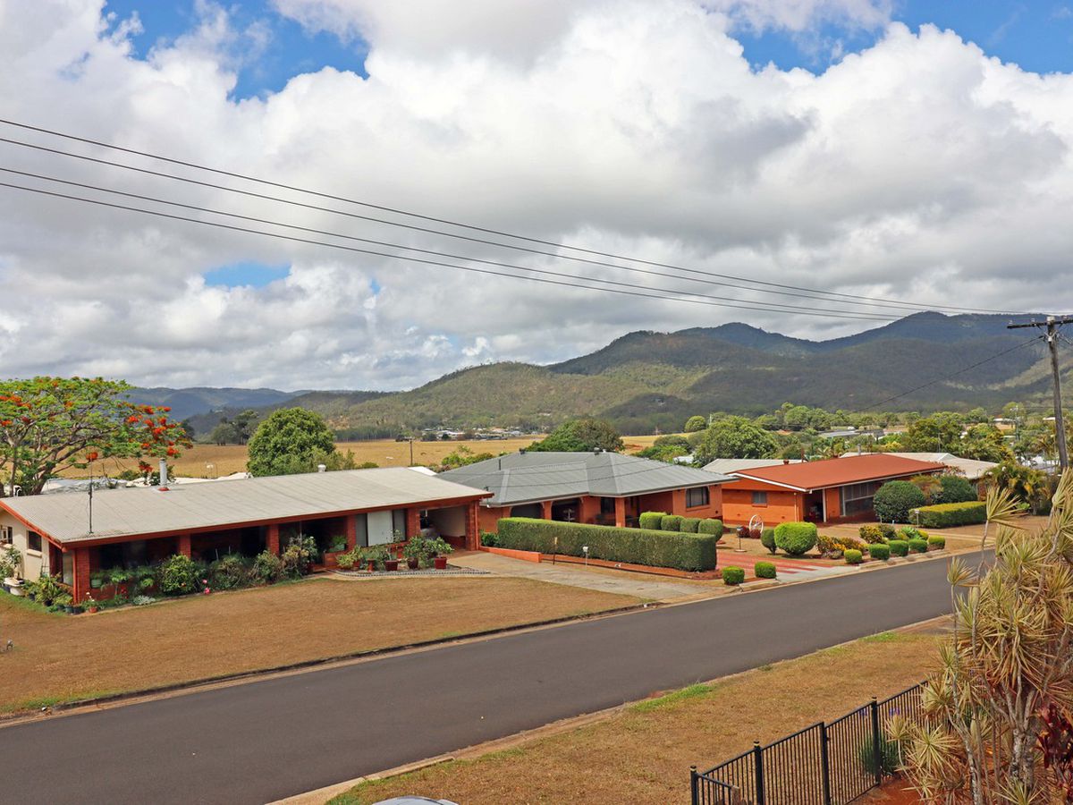 14 Azalea Street, Atherton