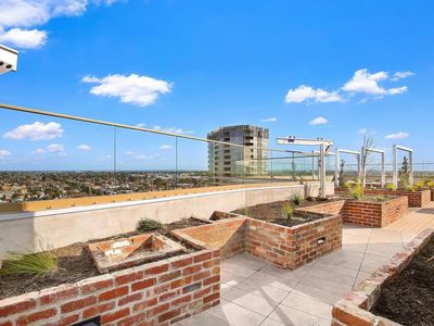 710 / 20 Wardens Walk, Coburg