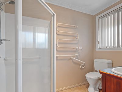 150 Wellington Street, Longford