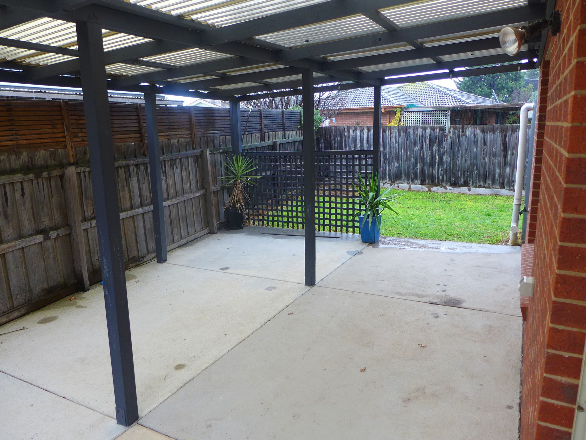 8 Elliot Court, Whittington