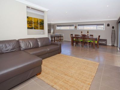 20 Theatre Terrace, Kanahooka