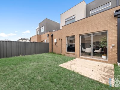 8 Tiger Way, Officer