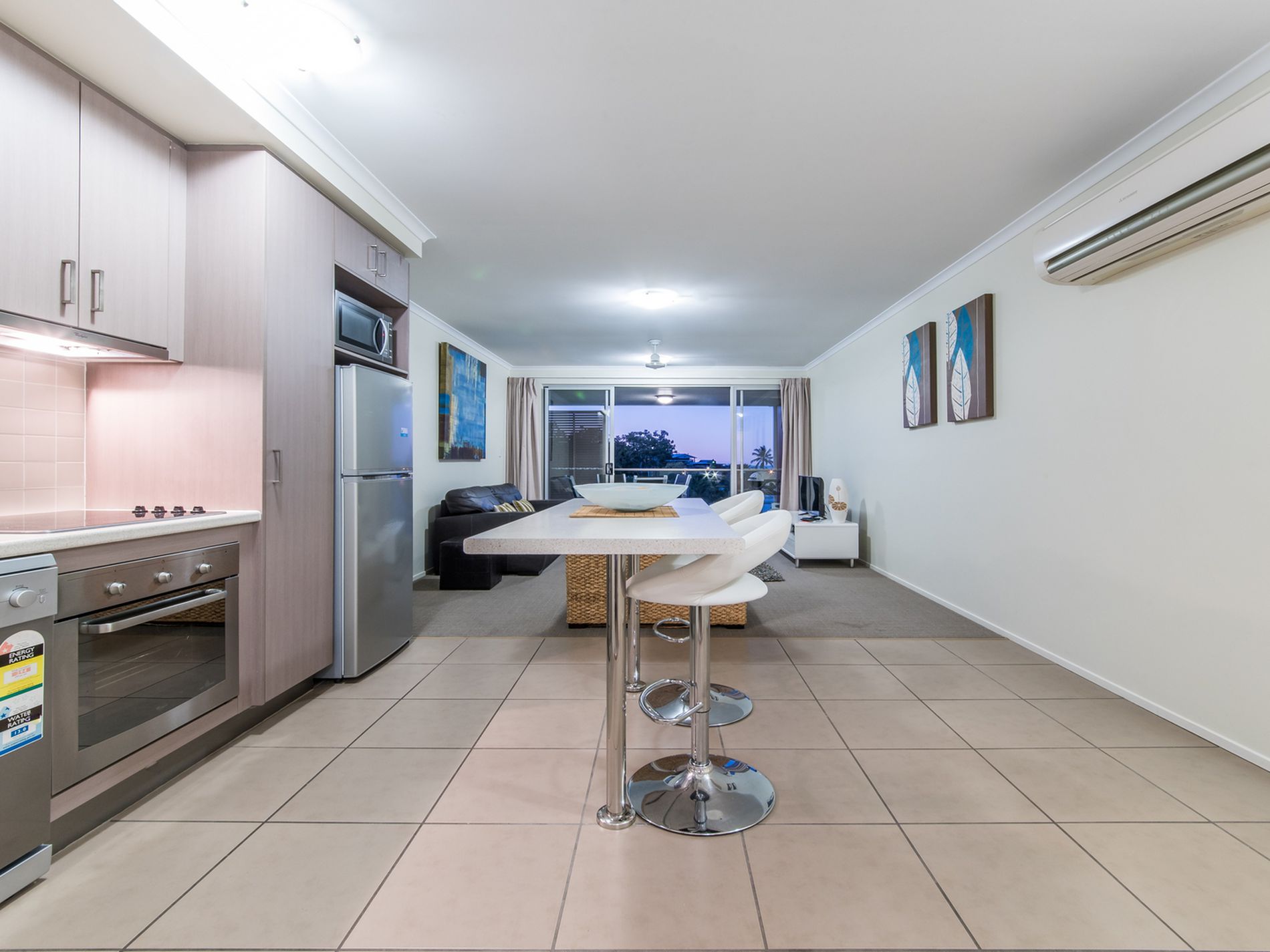 8 / 14 Waterson Way, Airlie Beach