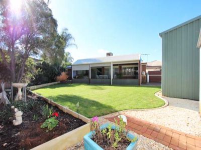 32 Cavalier Crescent, Boulder