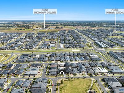 2  Grandstand Cres, Clyde North