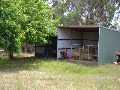 126 Damms Road , Tawonga