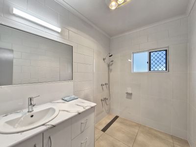5 Tower Avenue, Atherton