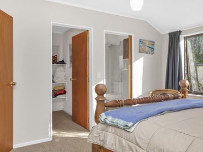 1 / 15 Pehi Kupa Street, Waikanae
