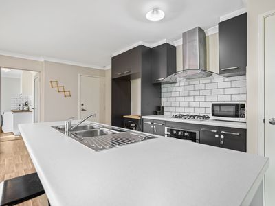 28 Ernest Way, Hilbert