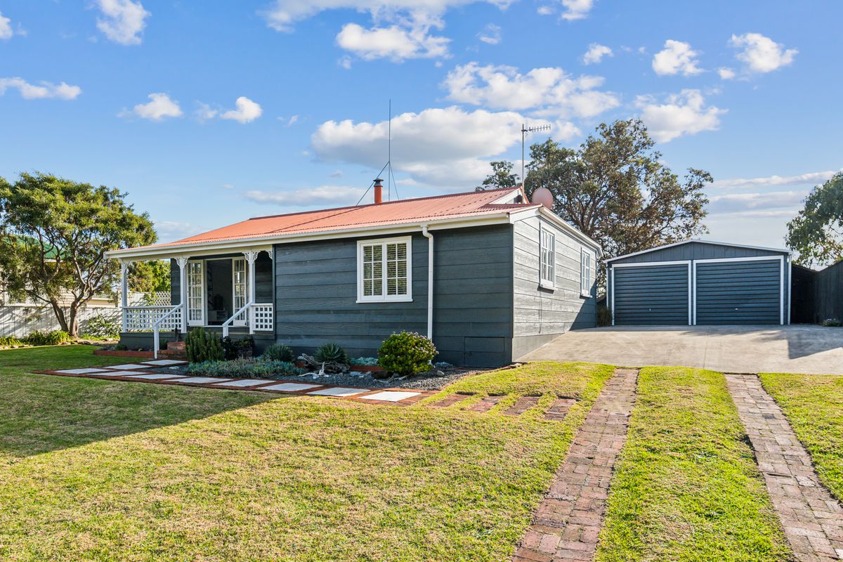 12 Hicks Crescent, Waikanae Beach