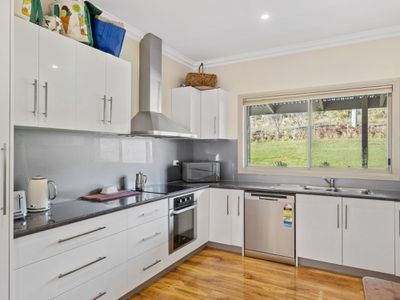 880 Woodbridge Hill Road, Gardners Bay