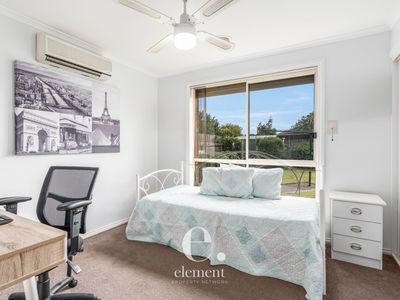 10 Skylark Court, Lara