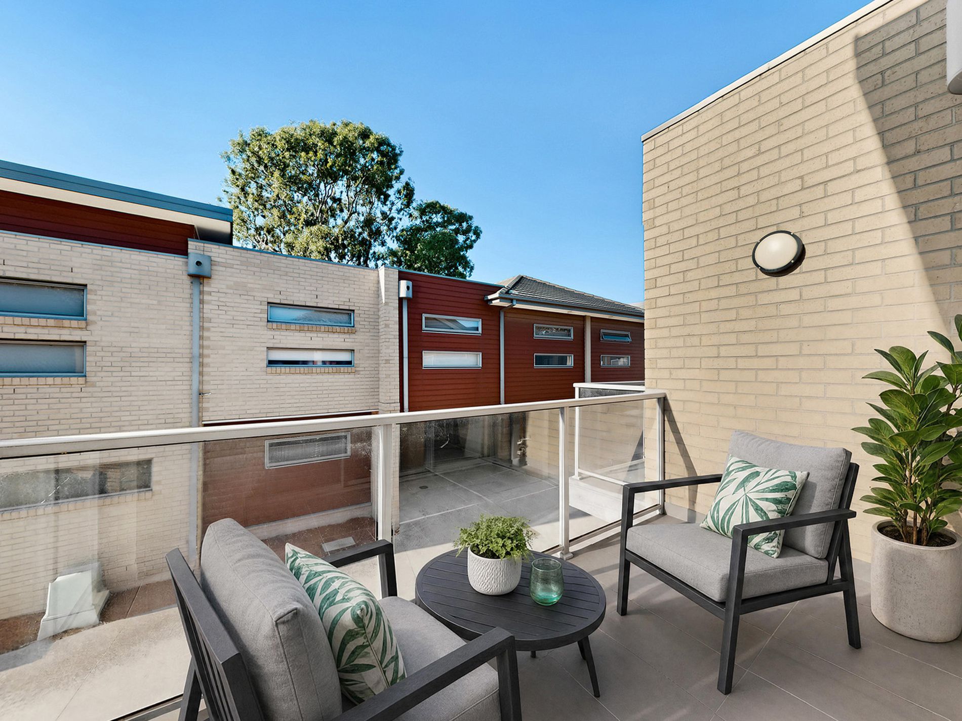 8 Hinterland Close, Lynbrook